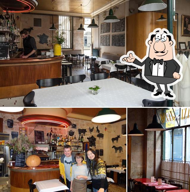Las fotos de interior y barra de bar en Le Taxi Jaune