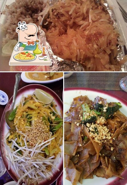 Еда в "Thai Dishes Restaurant"