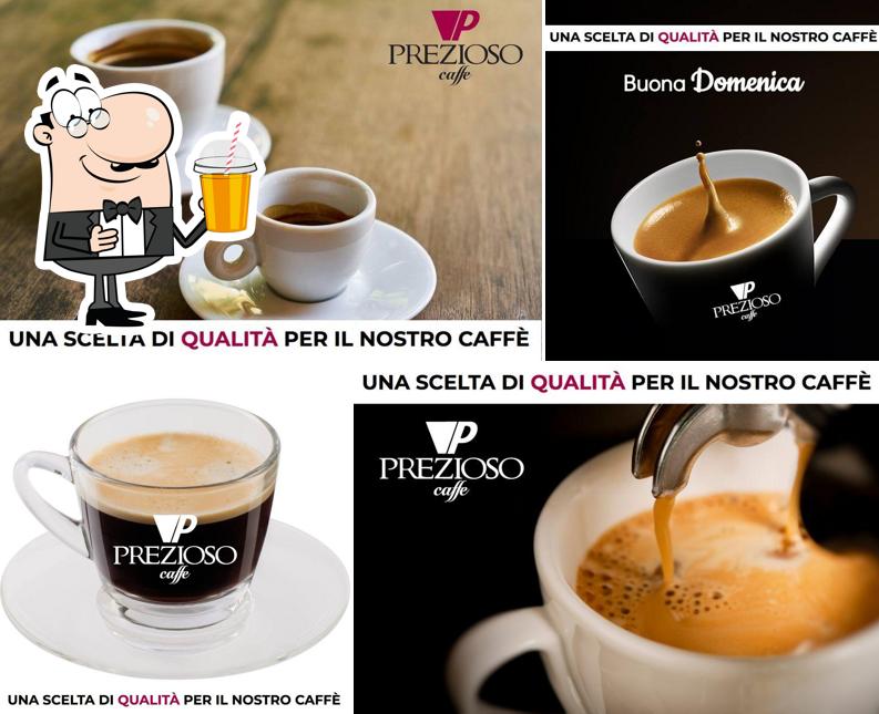 Goditi un drink a Caffè Prezioso