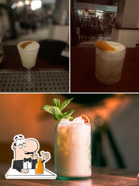 Goditi qualcosa da bere a Rebel DrinkBar