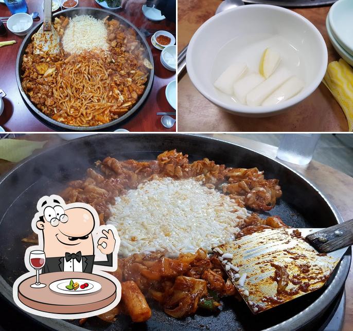 Food at 춘천왕닭갈비