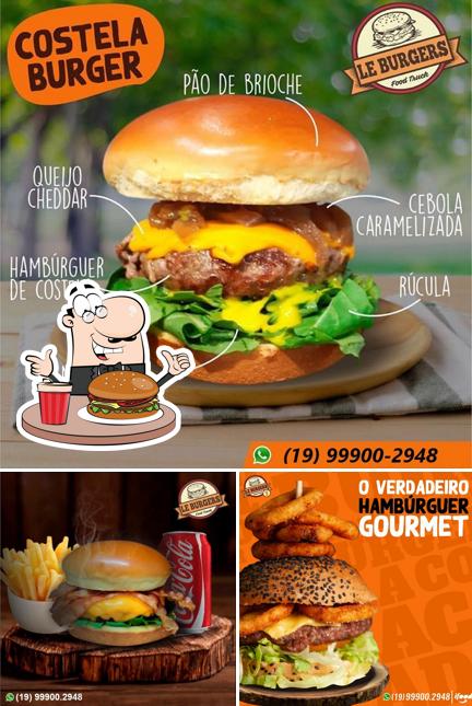 Peça um hambúrguer no LE BURGERS 2