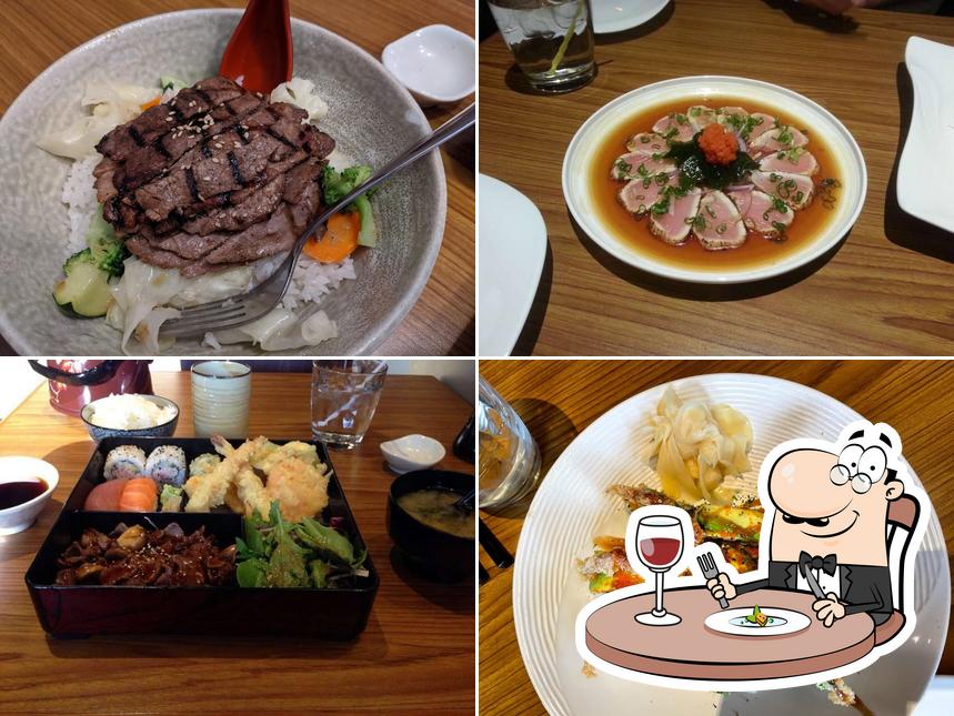 Еда в "Sakai Sushi Bar"