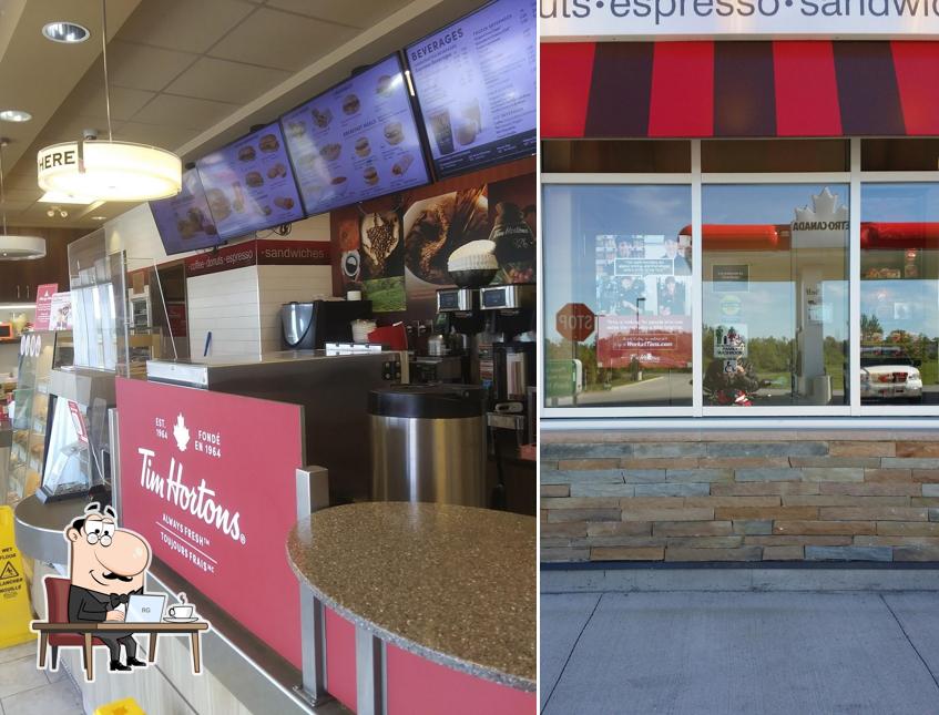 L'intérieur de Tim Hortons