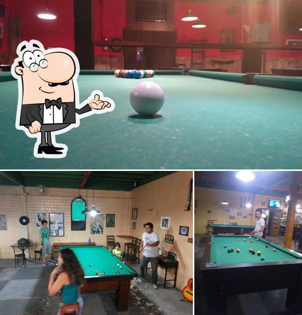 Veja imagens do interior do Snooker Bar