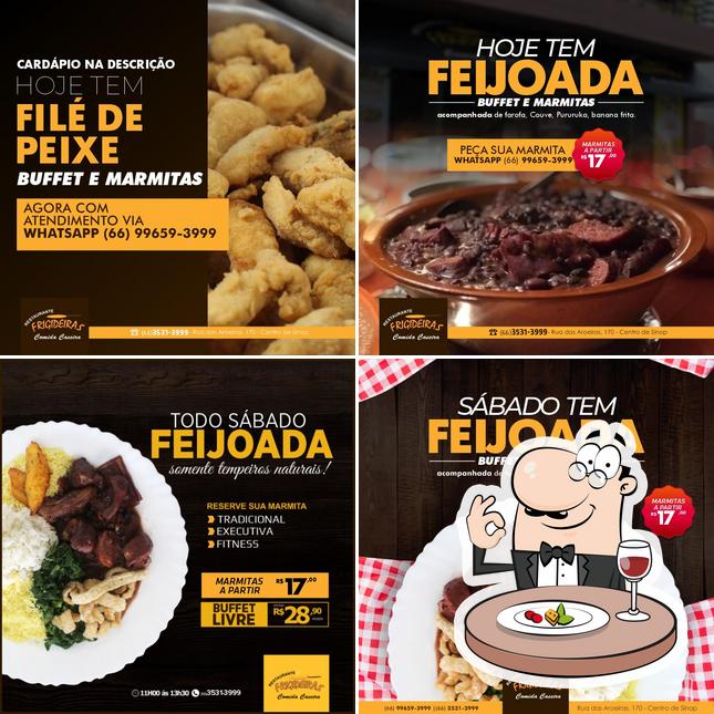 Comida em Restaurante Frigideiras