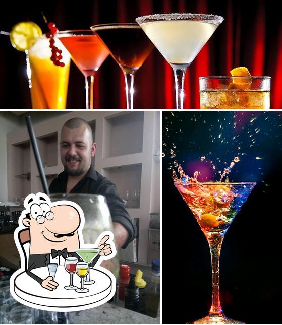 В "P.M. Events Cocktail Bar" подаются алкогольные напитки