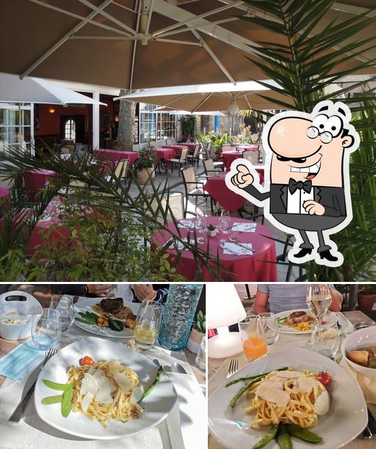 Installez-vous à l'une des tables de Restaurant Les Bartavelles - Mandelieu-la-Napoule