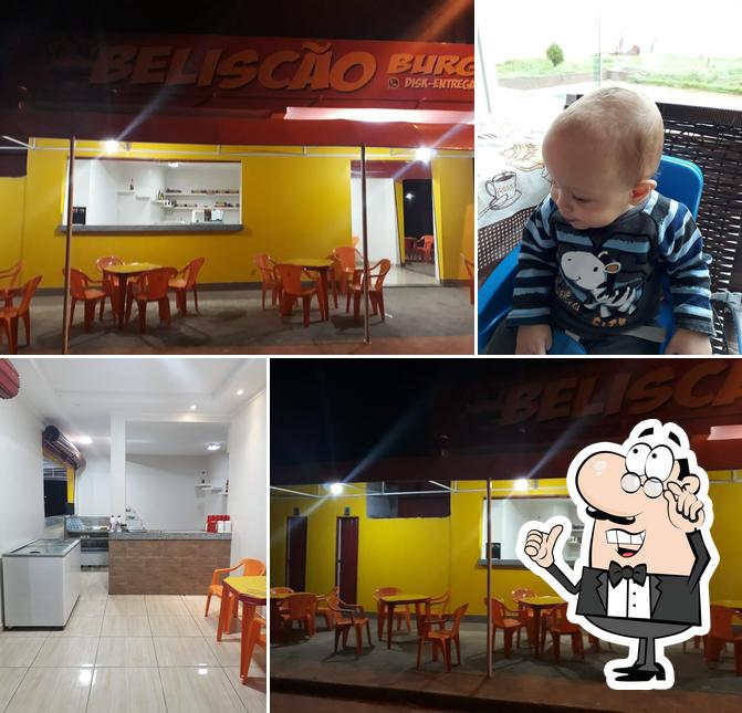 O interior do Beliscão Burguer