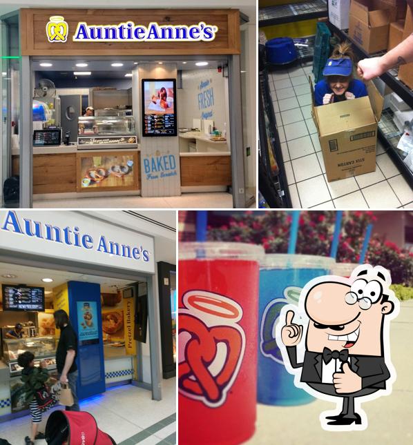 Here's a picture of Auntie Anne's Pretzel Bar