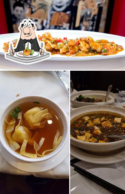 Еда в "Tri Dim Shanghai Restaurant and Bar 鼎豐 [UES]"