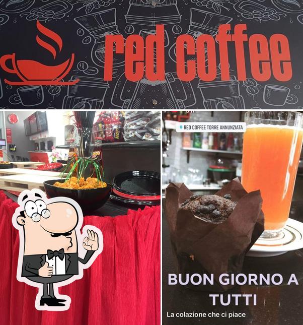 Guarda la foto di Red Coffee