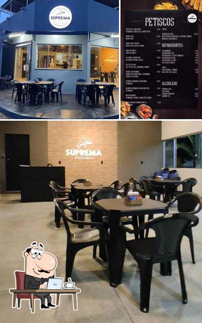 O interior do Suprema Pizzaria