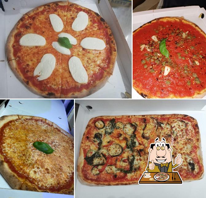 Scegli una pizza a Pizzeria Napulè