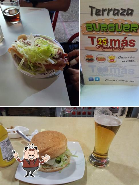 Food at Burger Tomás