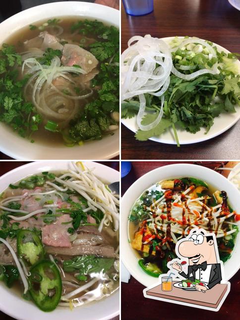 Comida en Phở Hằng Vietnamese Restaurant