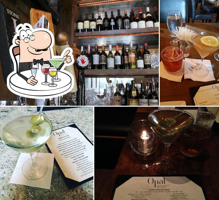 Opal Restaurant & Bar sirve alcohol