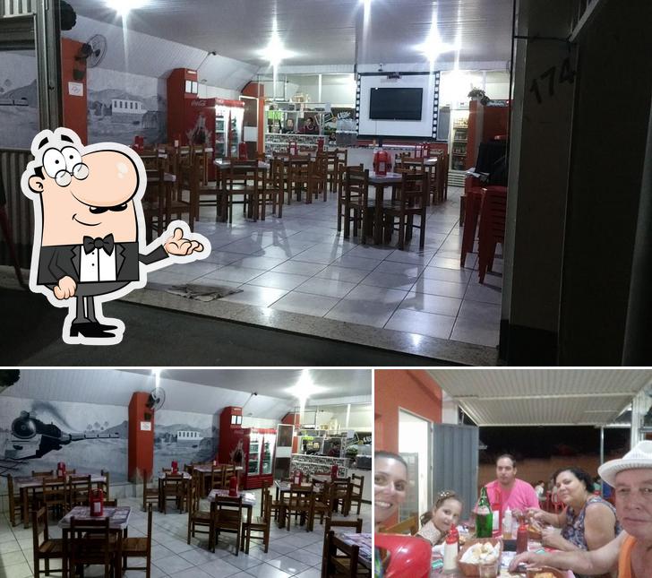 Veja imagens do interior do Tatal Lanches