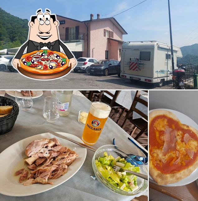 Ordina una pizza a Pizzeria Pineta Trattoria Bar