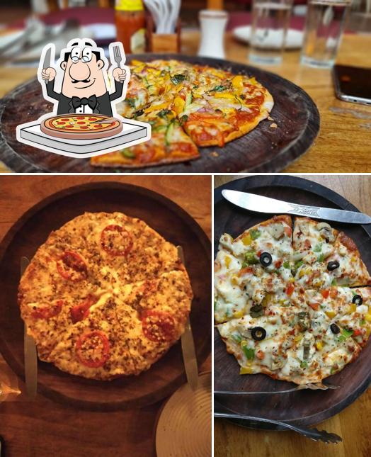 Try out pizza at Bistro David