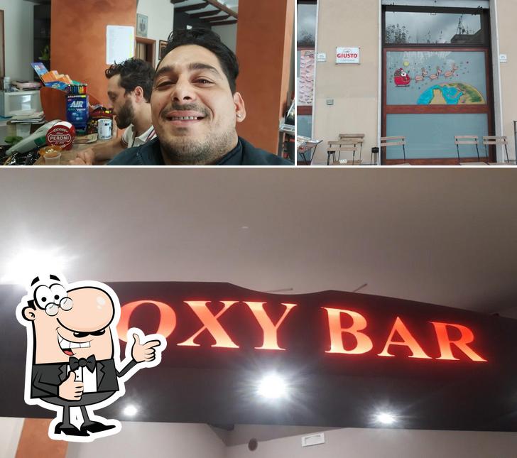 Voici une image de Roxy Bar