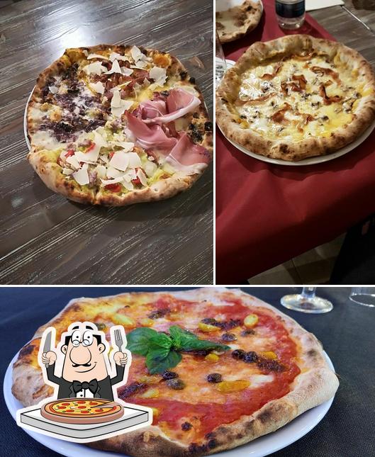 Scegli una pizza a Pizzeria La Civitella