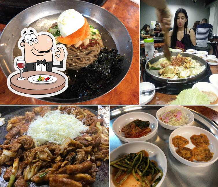 Food at Useong Dak Galbi