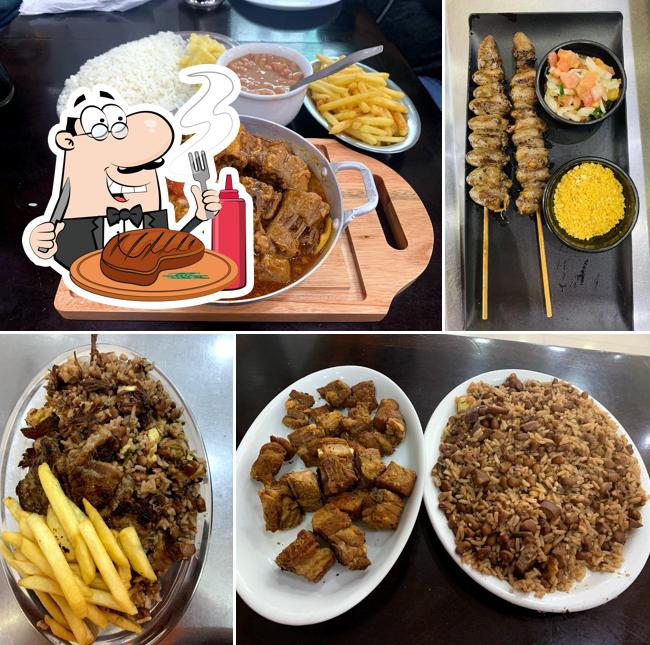 Experimente refeições de carne no Golfinho Restaurante: Tilápia Frita, Parmegiana, Carne Assada, Feijoada,Frango A passarinho, Rabada Caldos, Beirutes,!