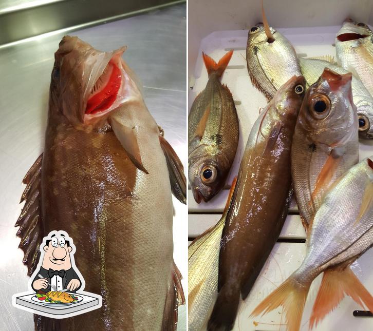 Maressa Francesco serve un'ampia gamma di piatti di pesce