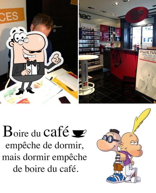 Gli interni di FNAC CAFE