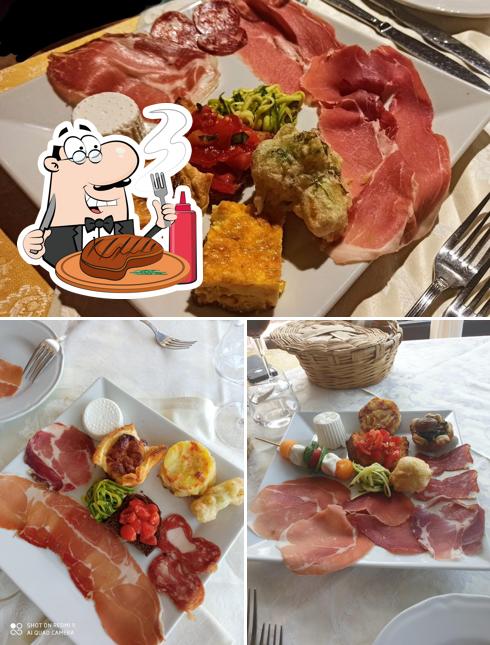 Prenditi i un pasto a base di carne a Agriturismo Il Vecchio Casale