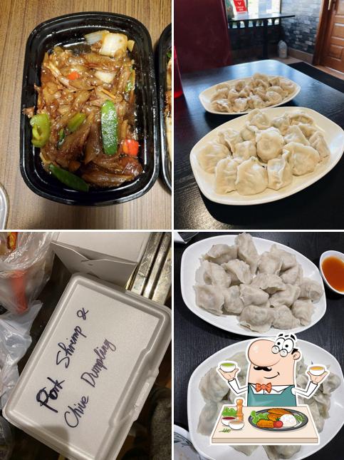 Еда в "Four Seasons Dumplings 四季饺子馆"