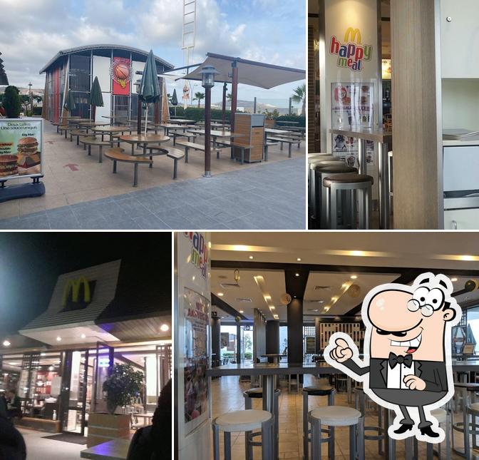 Installez-vous à l'une des tables de McDonald's