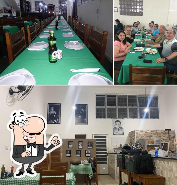 O interior do Pizzaria Clube da Máfia