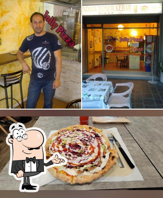 Voici l’image indiquant la intérieur et nourriture sur Euro Pizza kebeb CastroCaro