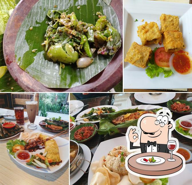 Mang Kabayan Jababeka restaurant, Bekasi Regency, Komplek Movieland ...