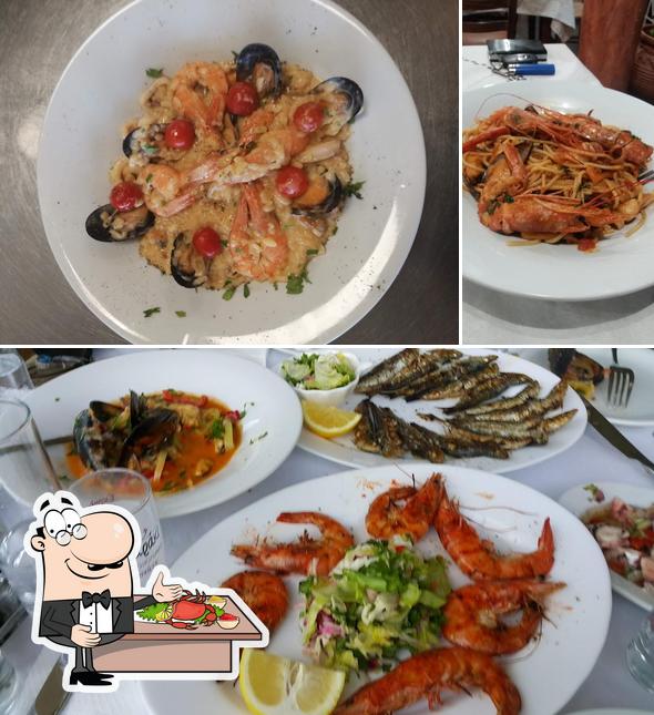 Try out seafood at Porto Lichnos