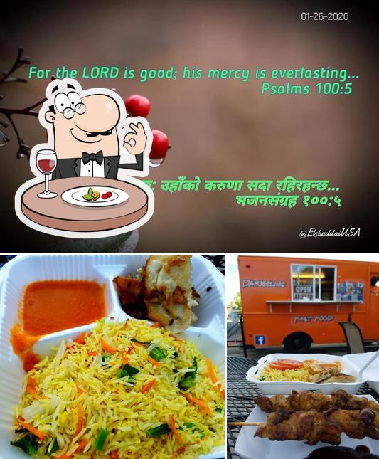 This is the picture displaying food and interior at Darjeeling MOMO page