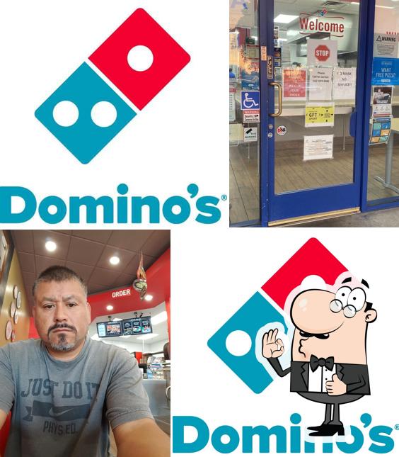 Mire esta foto de Domino's Pizza