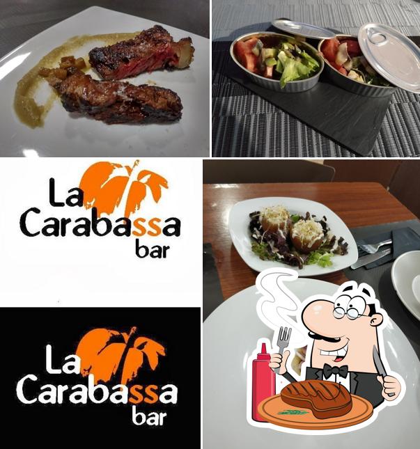 Elige un plato con carne en Bar "LA CARABASSA"