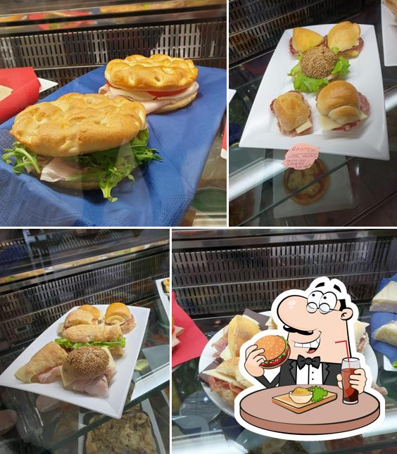 Prova un hamburger a Cafè Zero