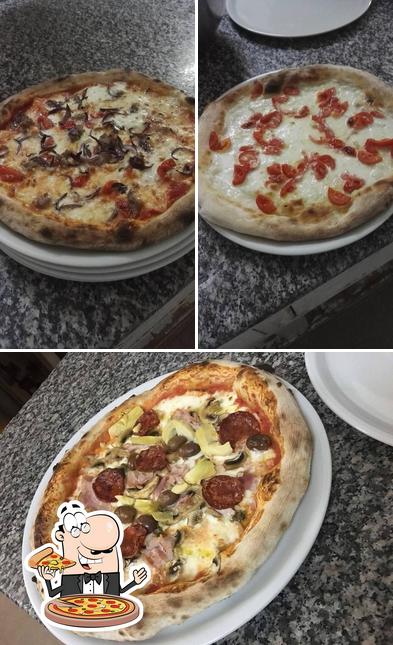 Scegli una pizza a Pizzeria Da Tonia