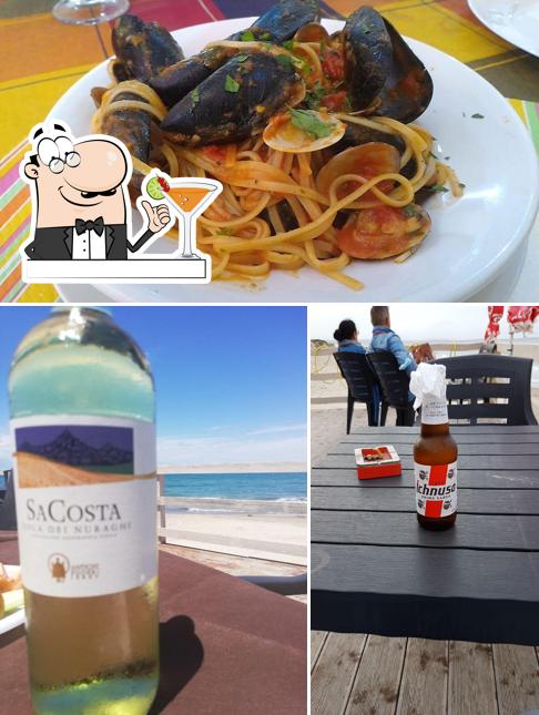 Karcla'on the beac discesa a mare n 6 si caratterizza per la bevanda e frutti di mare