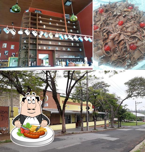 A foto do Galeteria Grill e Chopp’s comida e exterior