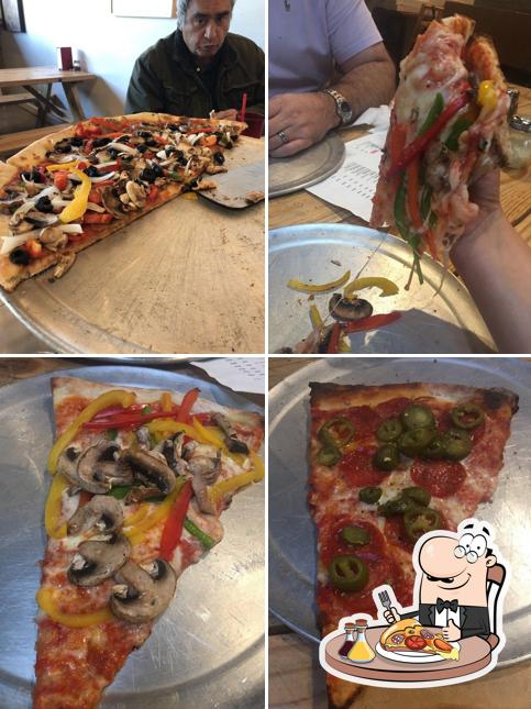 В "Vito's Pizza" вы можете попробовать пиццу