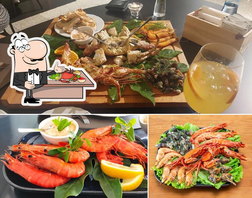 31 de Janeiro serves a variety of seafood meals