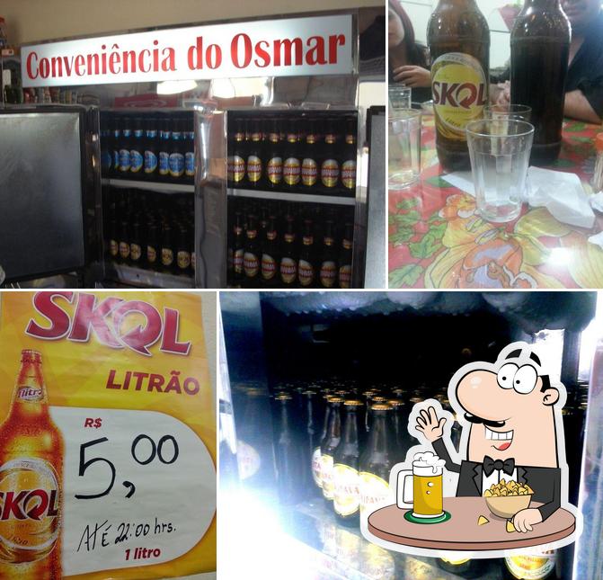 Desfute uma tulipa de cerveja leve ou escura