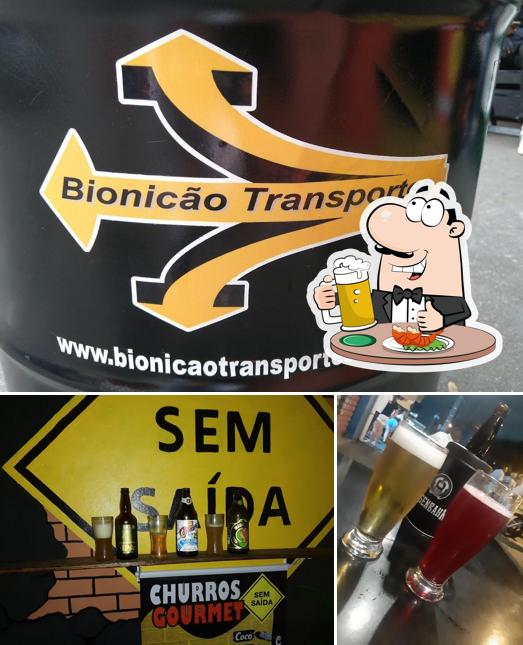 SEM SAÍDA serve uma variedade de cervejas