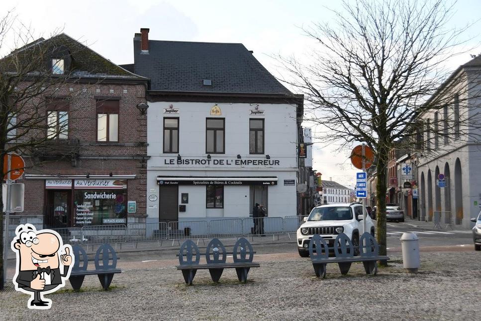 Regarder la photo de Au bistro de l'Empereur