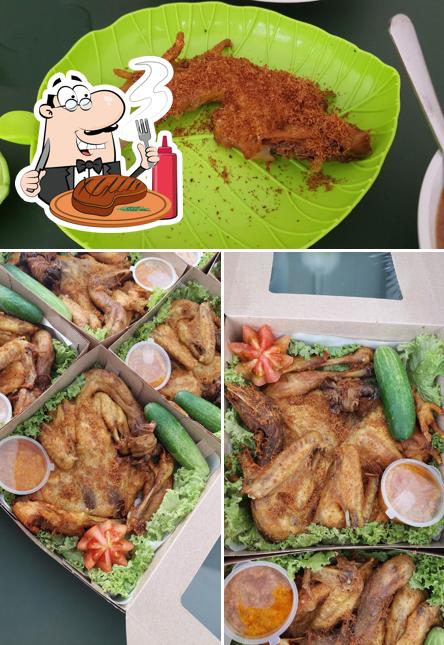 Elige una receta con carne en Ayam Goreng dan Swike Pak Tor